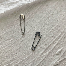 Load image into Gallery viewer, Single Paper Clip Earring
