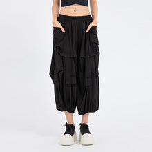 Load image into Gallery viewer, Women's Pleated Loose Casual Capri Pants
