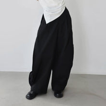 Load image into Gallery viewer, Women's Scimitar-shaped Loose-fitting Trousers
