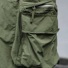 Load image into Gallery viewer, Large Pocket Zipper Casual Loose Shorts
