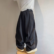 Load image into Gallery viewer, Retro Loose Silhouette Topstitched Pleated Bloomers
