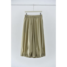 Load image into Gallery viewer, Women's Japanese Lightweight Pleated Hem Cropped Wide-leg Pants
