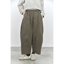 Load image into Gallery viewer, Women's Retro Loose Thin Casual Pants

