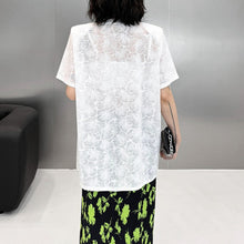 Load image into Gallery viewer, Women's Floral Pattern Lace Slit Hem T-shirt
