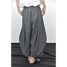 Load image into Gallery viewer, Women’s Plaid Anti-wrinkle Curved Trousers
