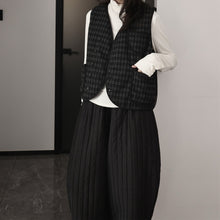 Load image into Gallery viewer, Retro Plaid Loose Vest Jacket
