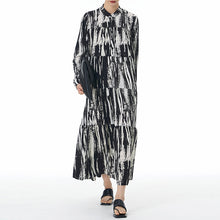Load image into Gallery viewer, Loose Bohemian Striped Cake Dress
