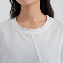 Load image into Gallery viewer, Women‘s Crew Neck Loose Irregular Hem T-shirt
