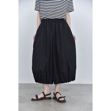 Load image into Gallery viewer, Women's Japanese Lightweight Pleated Hem Cropped Wide-leg Pants

