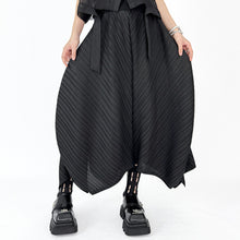 Load image into Gallery viewer, V-neck Gauze Vest Asymmetric Pleated Loose Curved Skirt
