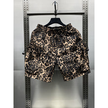 Load image into Gallery viewer, Leopard Print Quick-drying Loose-fitting Five-point Pants
