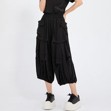 Load image into Gallery viewer, Women's Pleated Loose Casual Capri Pants
