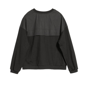 Round Neck Long Sleeve Pocket T-Shirt