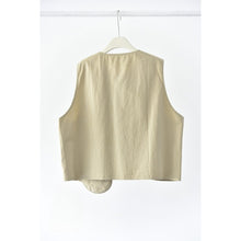 Load image into Gallery viewer, Asymmetric Placket Patch-Pocket Vest
