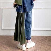 Load image into Gallery viewer, Vintage Contrast Panel Pleated Jeans
