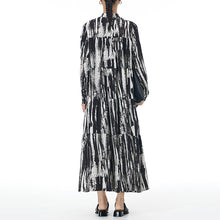 Load image into Gallery viewer, Loose Bohemian Striped Cake Dress
