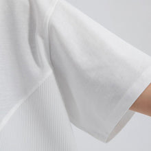 Load image into Gallery viewer, Women‘s Crew Neck Loose Irregular Hem T-shirt
