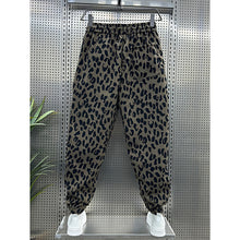 Load image into Gallery viewer, Leopard Print Nine-point Casual Pants

