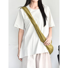 Load image into Gallery viewer, Raglan-sleeve T-shirt with An Irregular Hem
