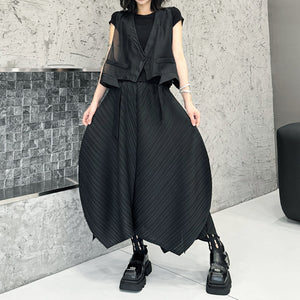 V-neck Gauze Vest Asymmetric Pleated Loose Curved Skirt