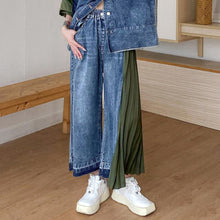 Load image into Gallery viewer, Vintage Contrast Panel Pleated Jeans
