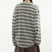 Load image into Gallery viewer, Flowy Loose-fitting Striped T-shirt

