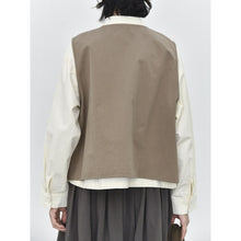 Load image into Gallery viewer, Asymmetric Placket Patch-Pocket Vest
