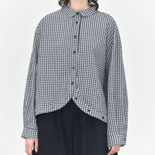 Load image into Gallery viewer, Curved Hem Checkered Textured Shirt
