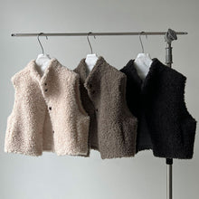 Load image into Gallery viewer, Sleeveless Faux Lamb Wool Vest

