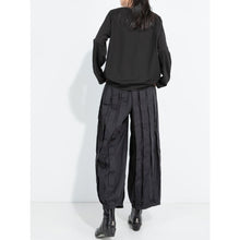 Load image into Gallery viewer, Women's Elastic-waist Pleated Draped Loose Balloon Pants
