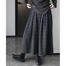 Load image into Gallery viewer, Thick Striped Cropped Trousers
