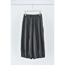 Load image into Gallery viewer, Women's Japanese Lightweight Pleated Hem Cropped Wide-leg Pants
