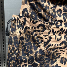 Load image into Gallery viewer, Leopard Print Quick-drying Loose-fitting Five-point Pants
