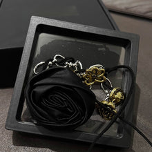 Load image into Gallery viewer, Vintage Rose Clavicle Choker Necklace
