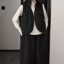 Load image into Gallery viewer, Retro Plaid Loose Vest Jacket
