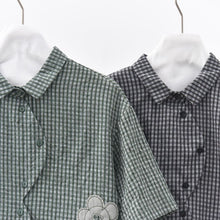 Load image into Gallery viewer, Women's Floral-patterned Curved Hem Shirt
