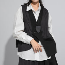 Load image into Gallery viewer, Asymmetrical Black Loose Vest
