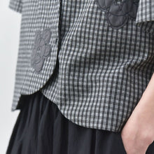 Load image into Gallery viewer, Women's Floral-patterned Curved Hem Shirt
