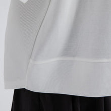 Load image into Gallery viewer, Women‘s Crew Neck Loose Irregular Hem T-shirt
