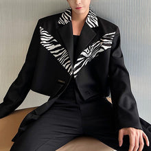 Load image into Gallery viewer, Zebra Print Cropped Blazer
