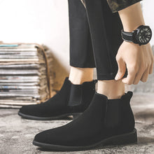 Load image into Gallery viewer, Retro Chelsea Short Martin Boots
