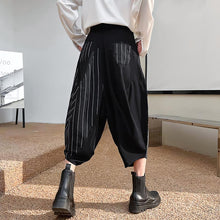 Load image into Gallery viewer, Stitching Stripe Cropped Bloomer Pants
