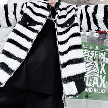 Load image into Gallery viewer, Black And White Contrast Stripe Plush Jacket
