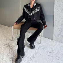 Load image into Gallery viewer, Zebra Print Cropped Blazer
