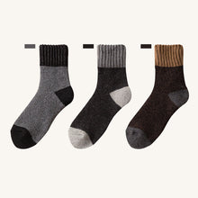 Load image into Gallery viewer, Men&#39;s Winter Deodorant Socks
