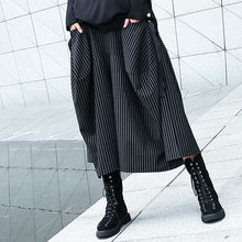 Load image into Gallery viewer, Black and White Striped Cropped Wide Leg Pants
