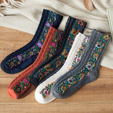 Load image into Gallery viewer, Warm Ethnic Cute Floral Printing Socks
