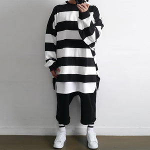 Loose Black and White Striped T-shirt