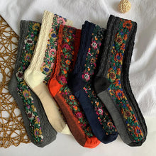 Load image into Gallery viewer, Warm Ethnic Cute Floral Printing Socks
