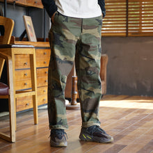 Load image into Gallery viewer, Retro Camouflage Pants

